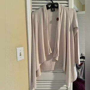 Cream Cardigan with wood button